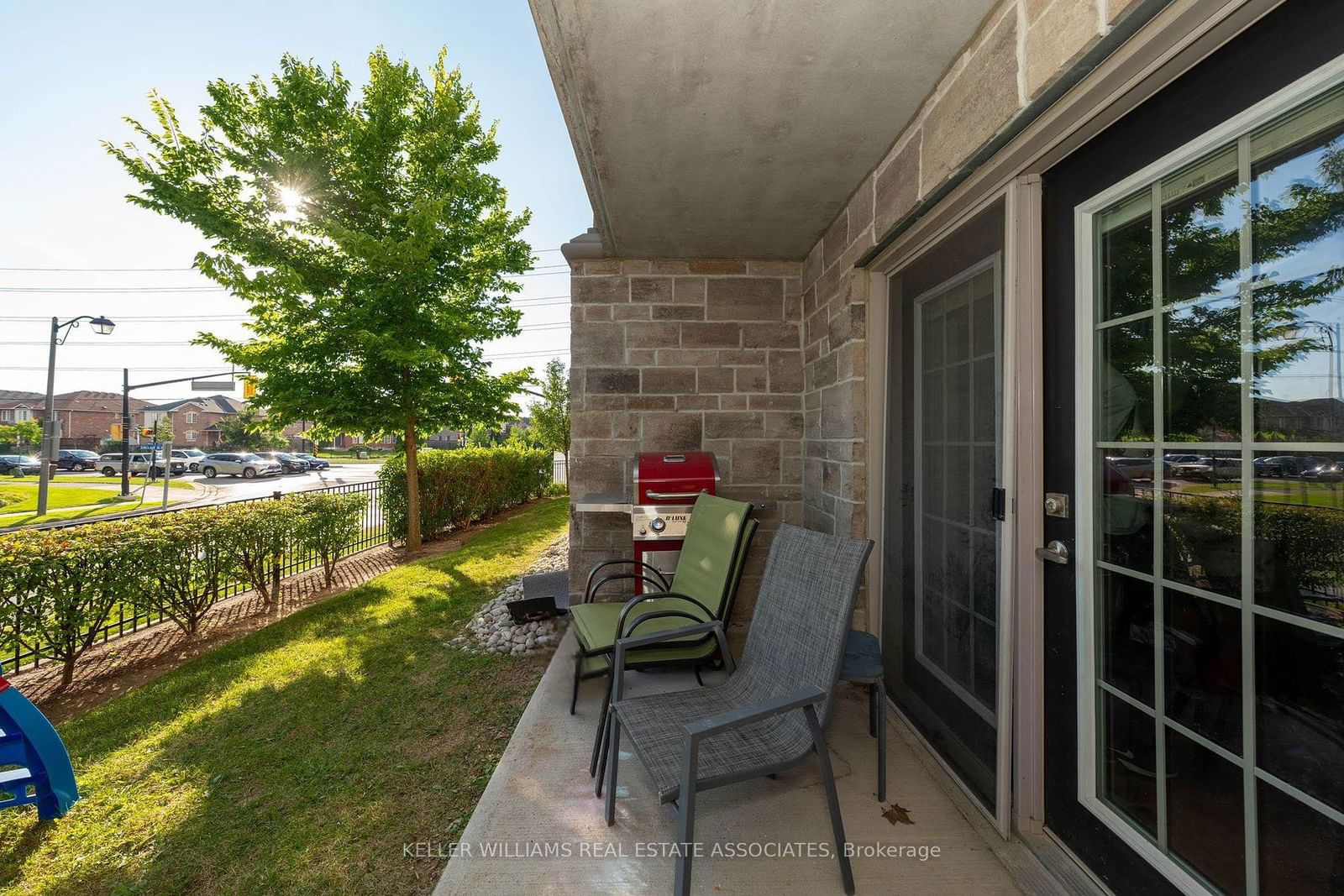 The Courtyards on Main Condos, Milton, Toronto