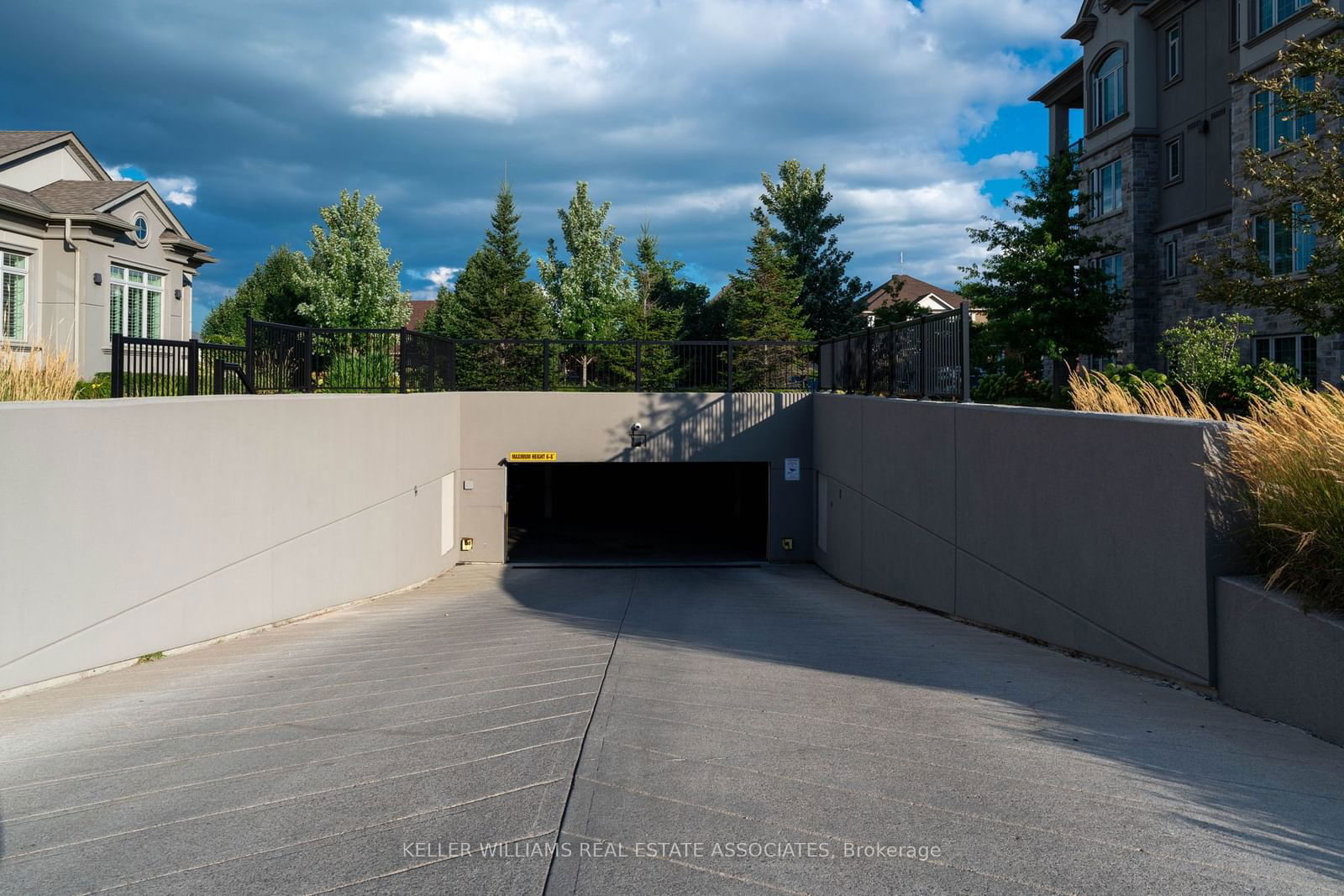 The Courtyards on Main Condos, Milton, Toronto