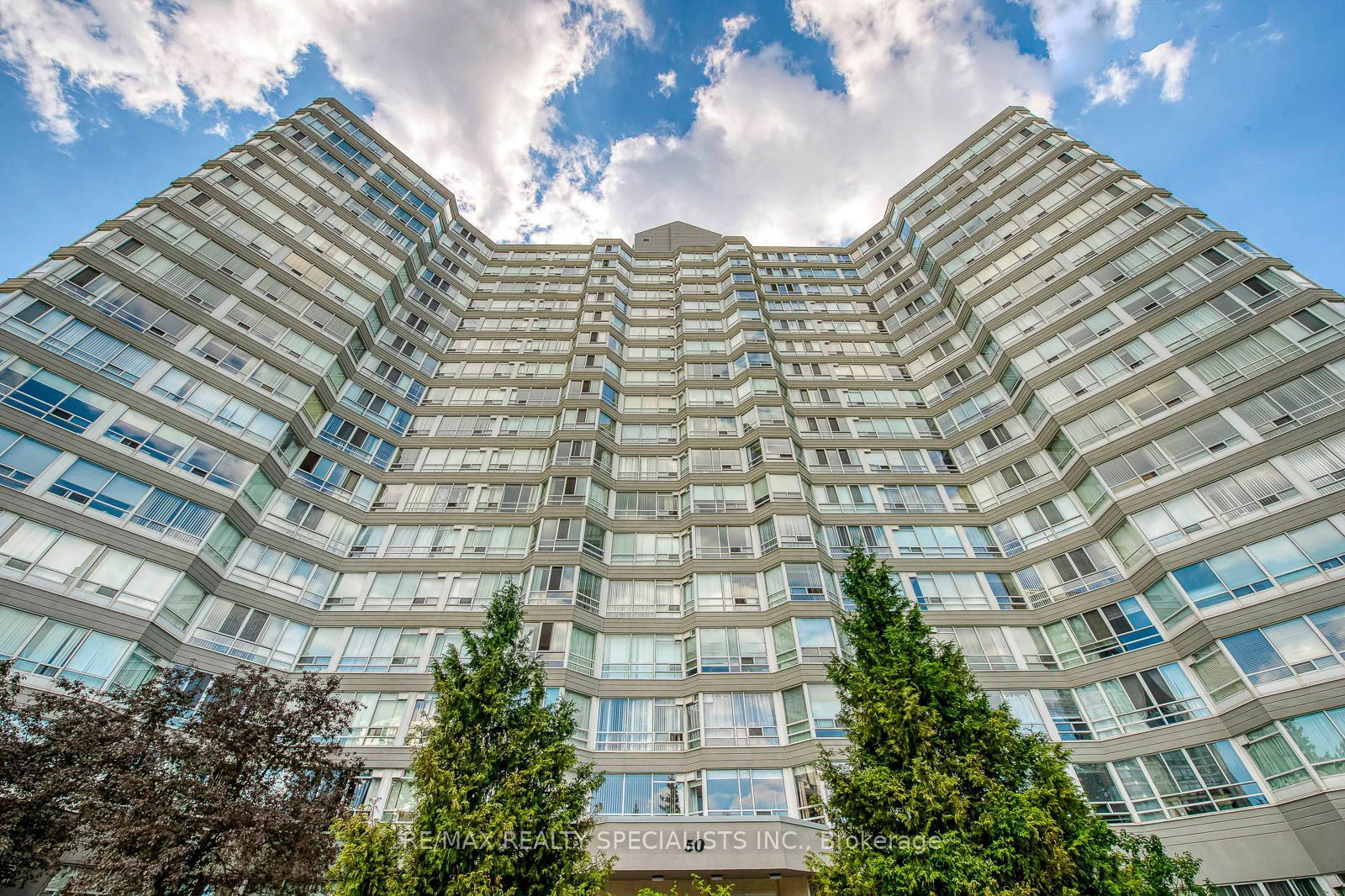 50 Kingsbridge Gdns, unit 702 for sale