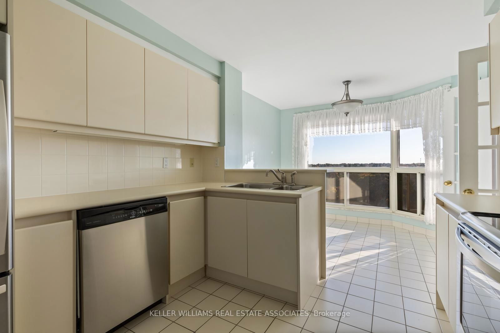 1800 The Collegeway Way, unit 1202 for sale