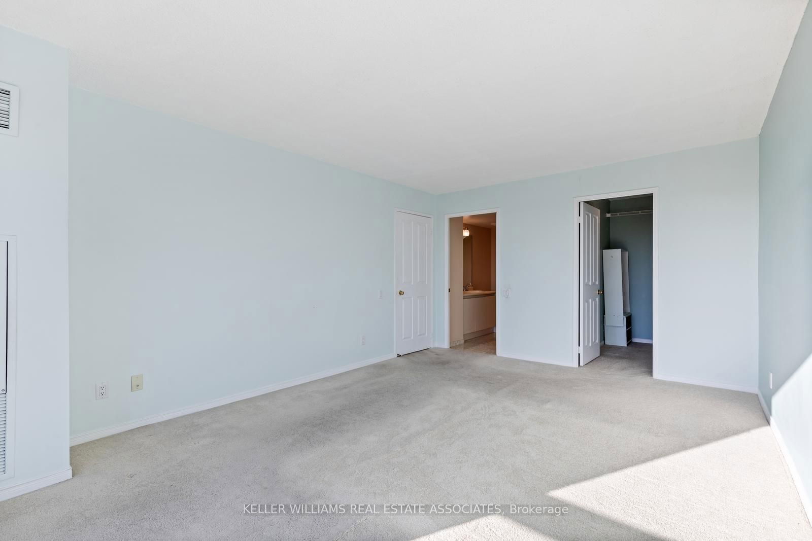 1800 The Collegeway Way, unit 1202 for sale