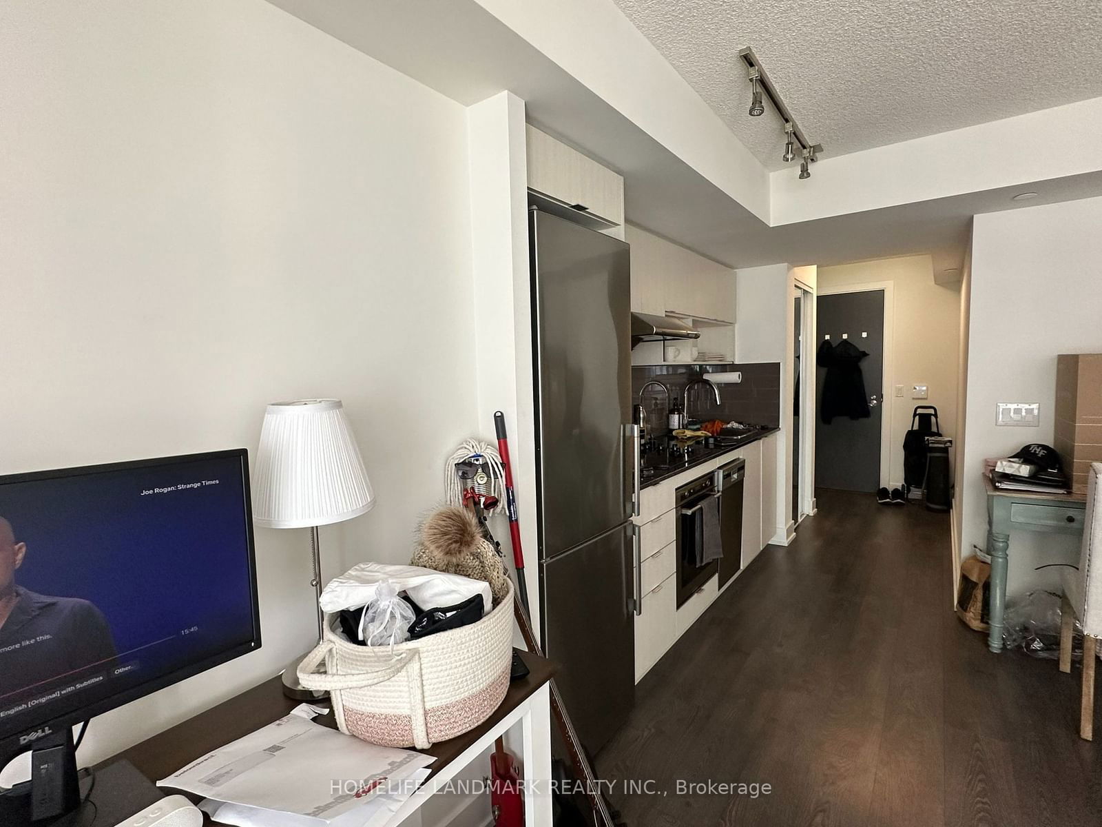 7 Mabelle Ave, unit 2705 for rent