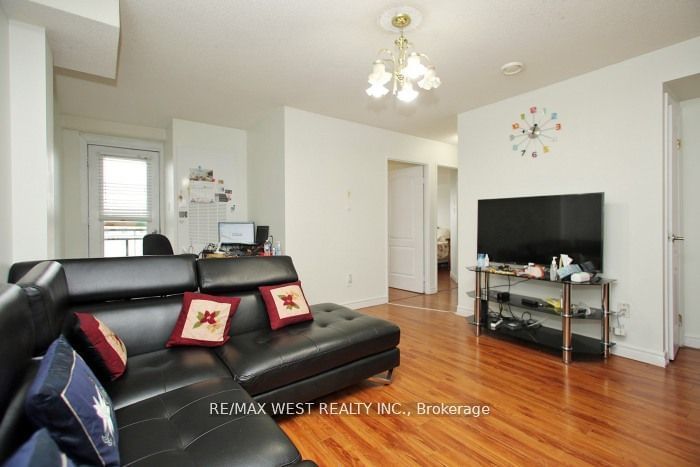 7405 Goreway Dr, unit 501 for sale