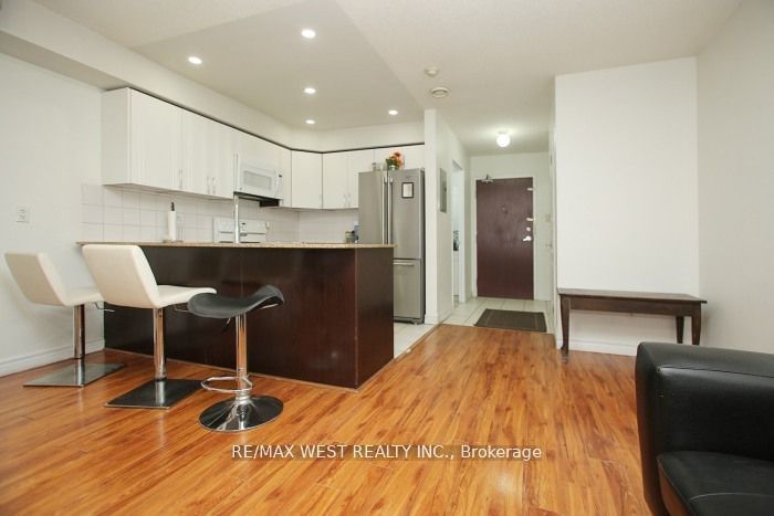 7405 Goreway Dr, unit 501 for sale