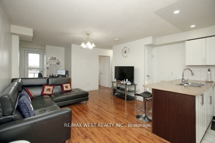 7405 Goreway Dr, unit 501 for sale