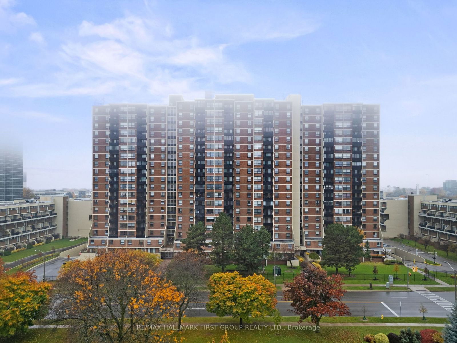 362 The East Mall, unit 1806 for sale