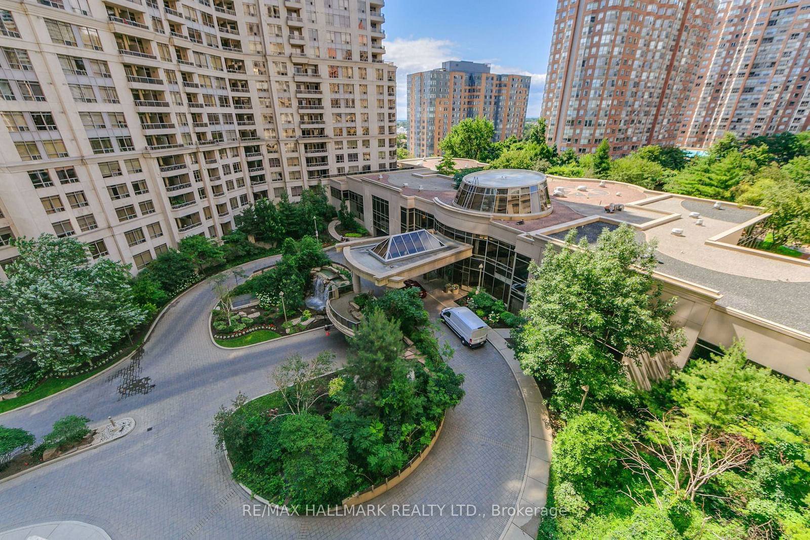 3888 Duke Of York Blvd, unit 827 for sale