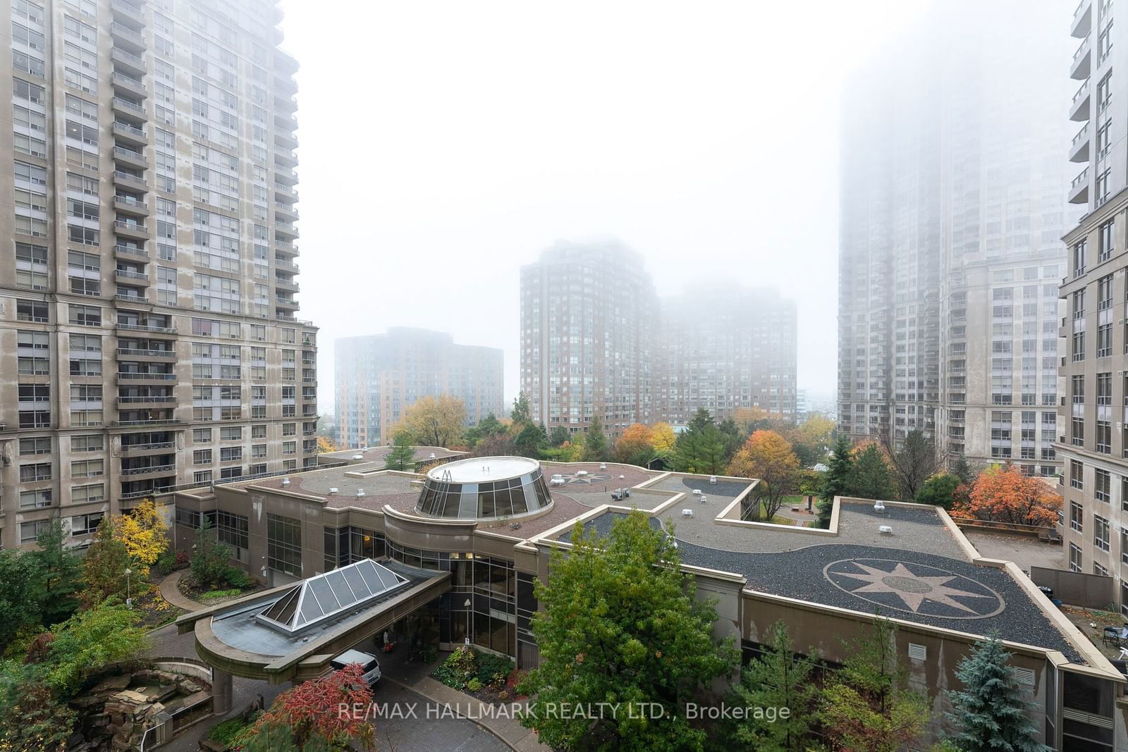 3888 Duke Of York Blvd, unit 827 for sale