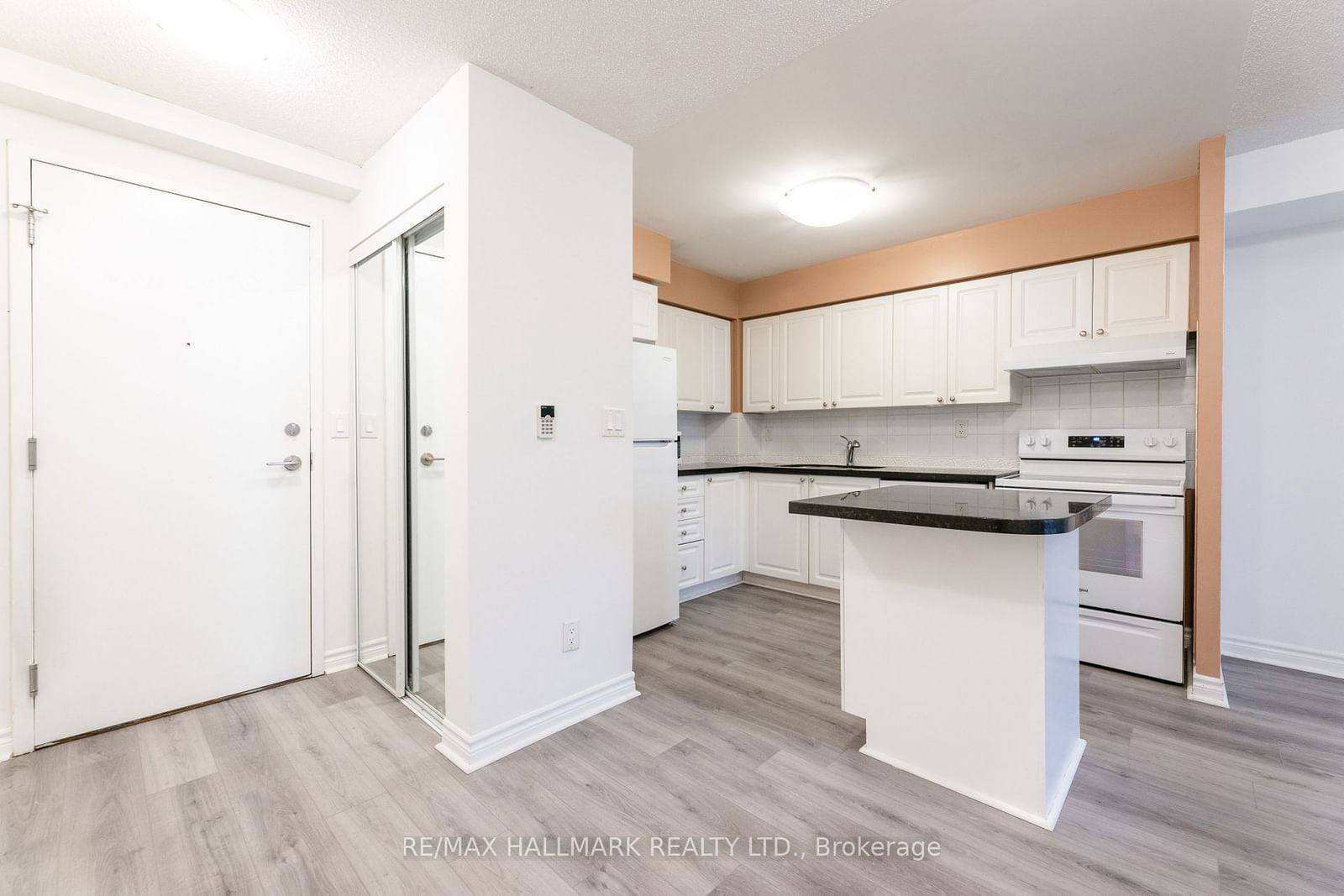 3888 Duke Of York Blvd, unit 827 for sale