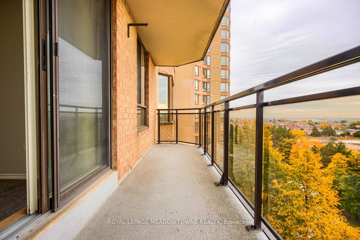 20 Cherrytree Dr, unit 803 for sale