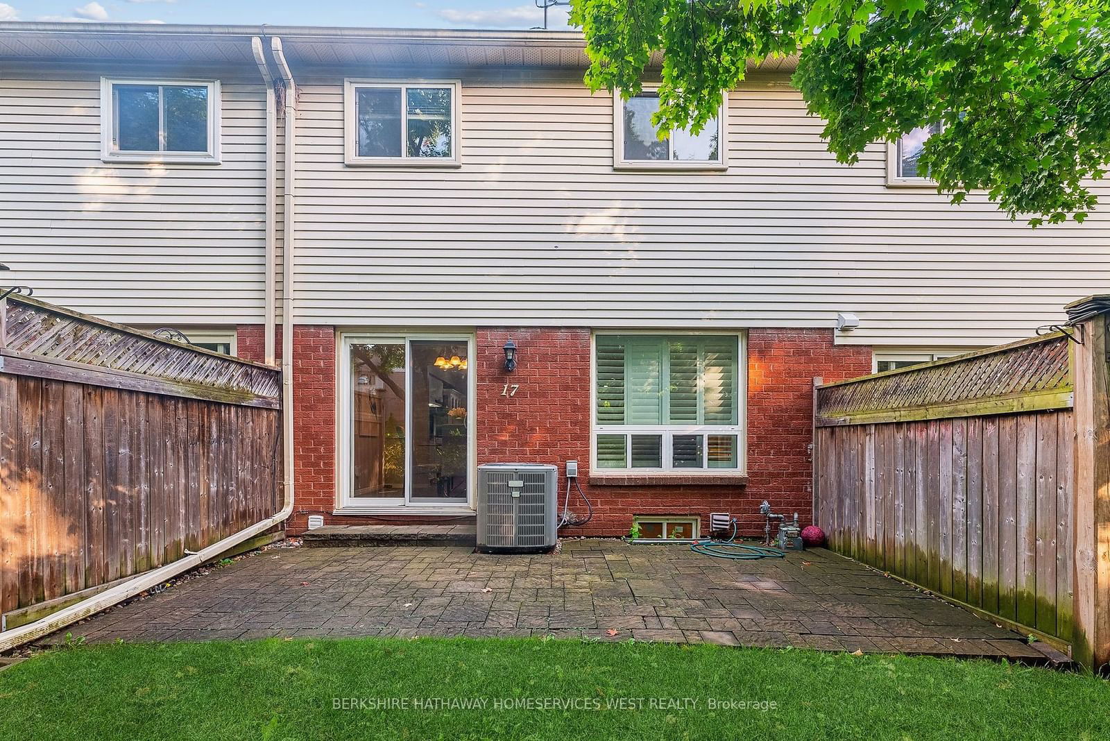 415 River Oaks Townhomes, Oakville, Toronto