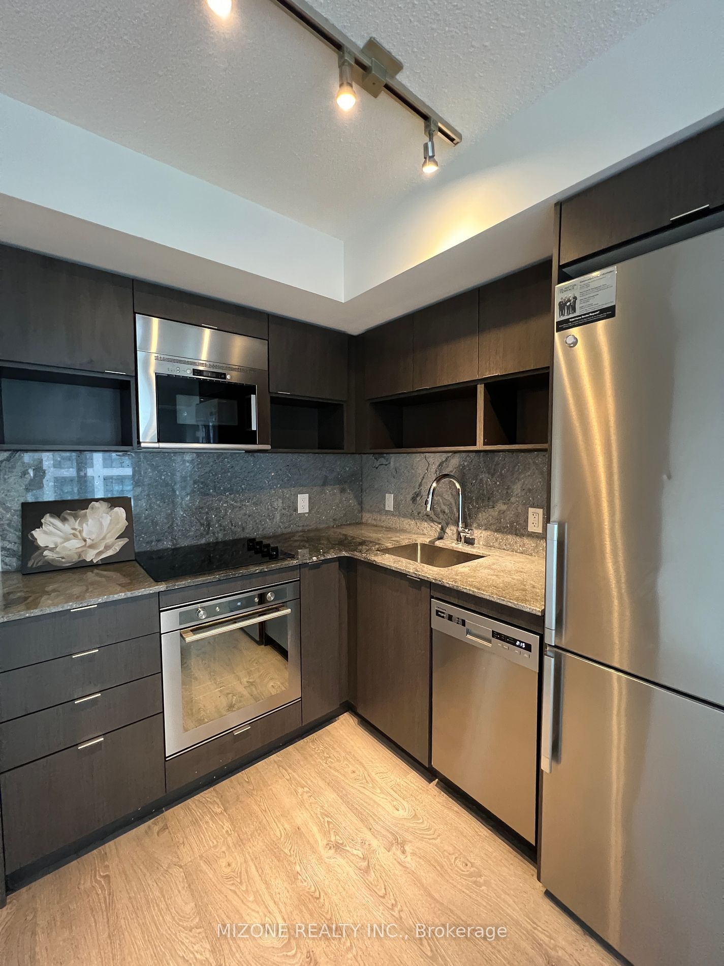 7 Mabelle Ave, unit 2501 for rent