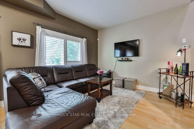 540 at Central Park Townhomes, Burlington, Toronto