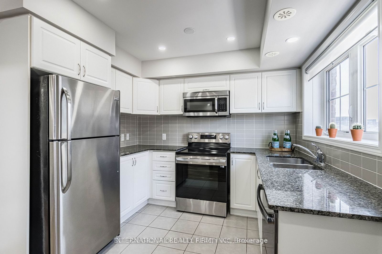 2441 Greenwich Dr, unit 124 for rent