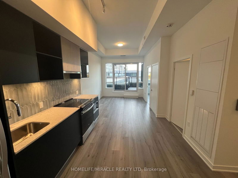 395 Dundas St W, unit 202 for rent