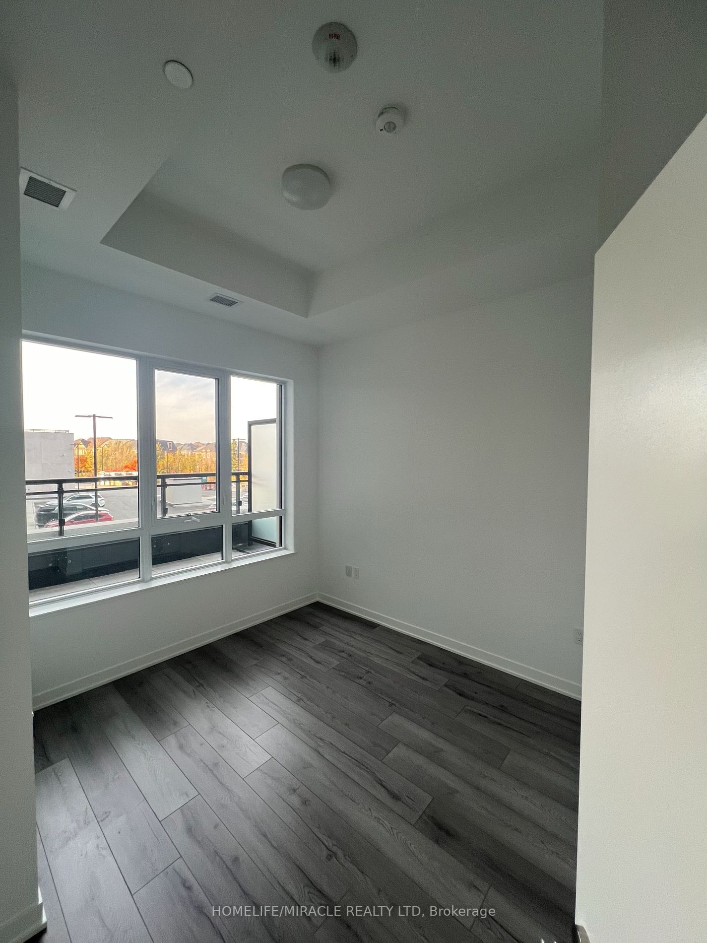 395 Dundas St W, unit 202 for rent