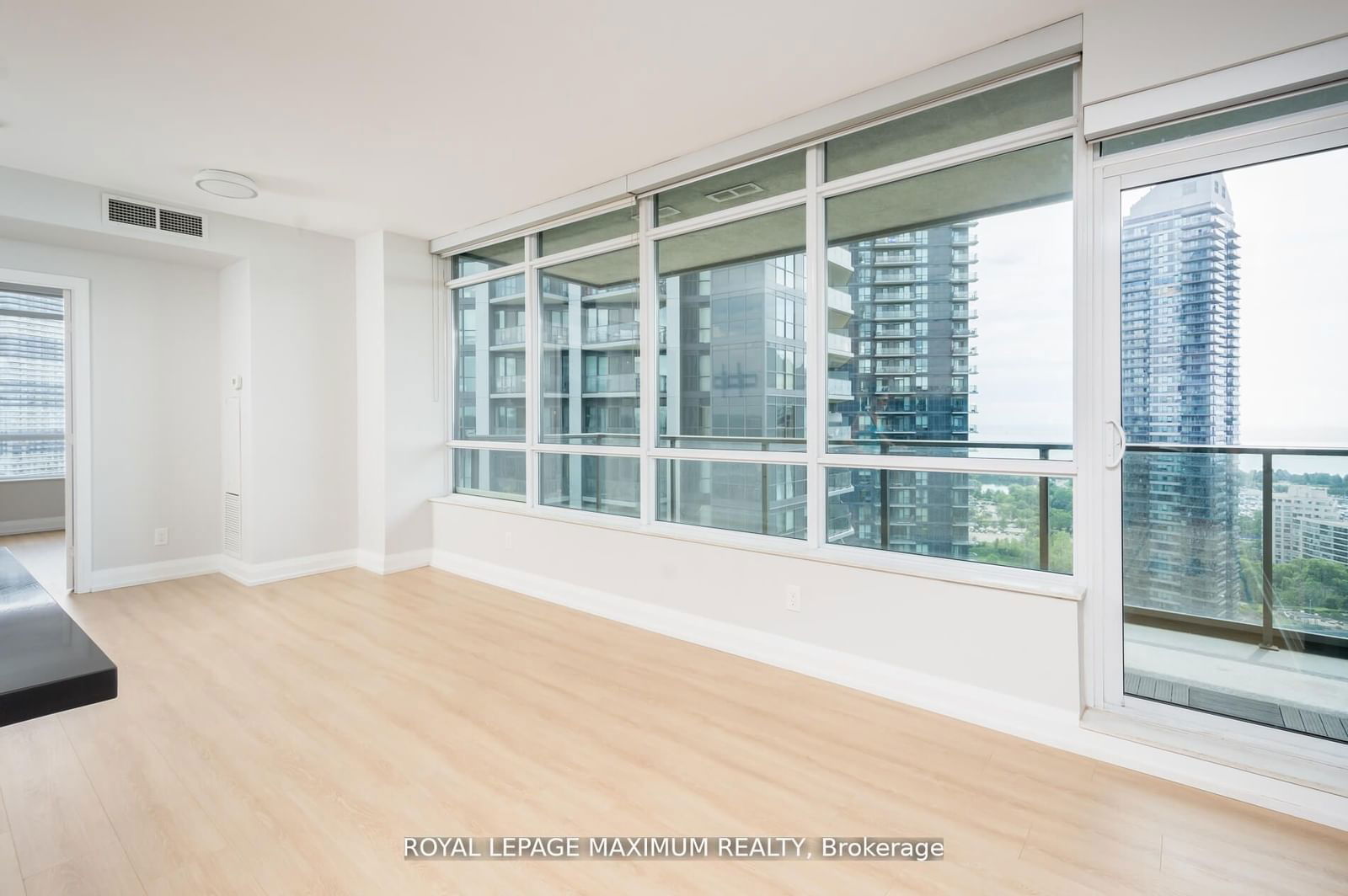 36 Park Lawn Rd, unit 2310 for rent