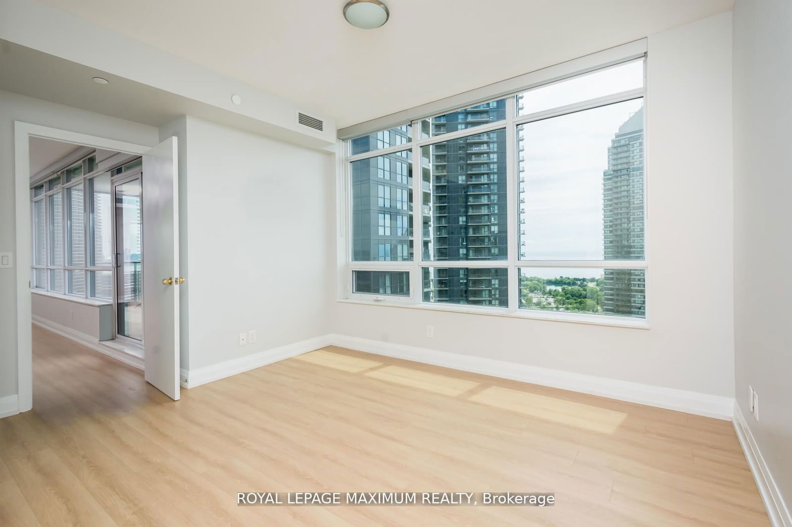 36 Park Lawn Rd, unit 2310 for rent