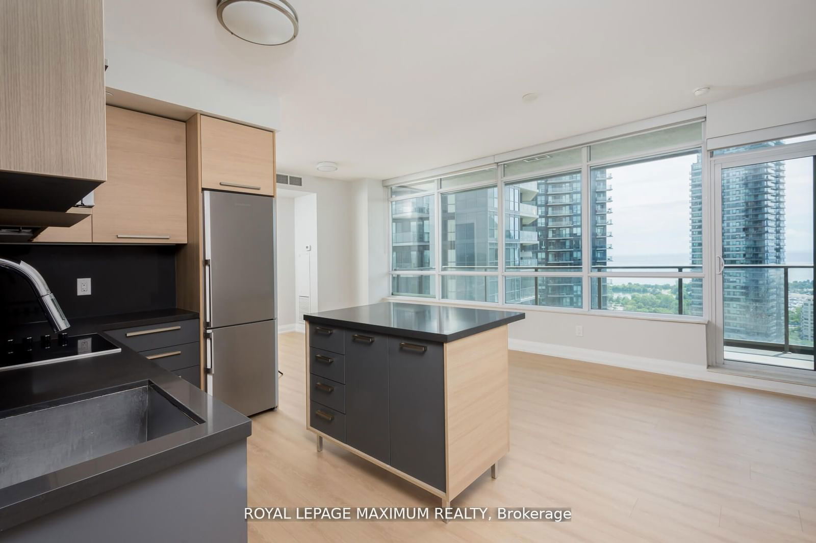 36 Park Lawn Rd, unit 2310 for rent