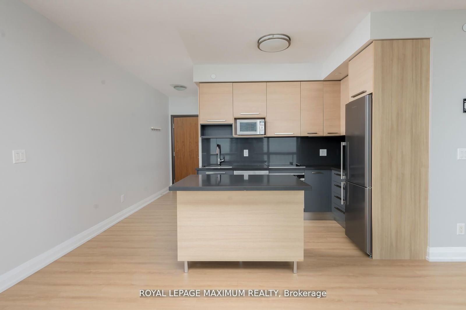 36 Park Lawn Rd, unit 2310 for rent