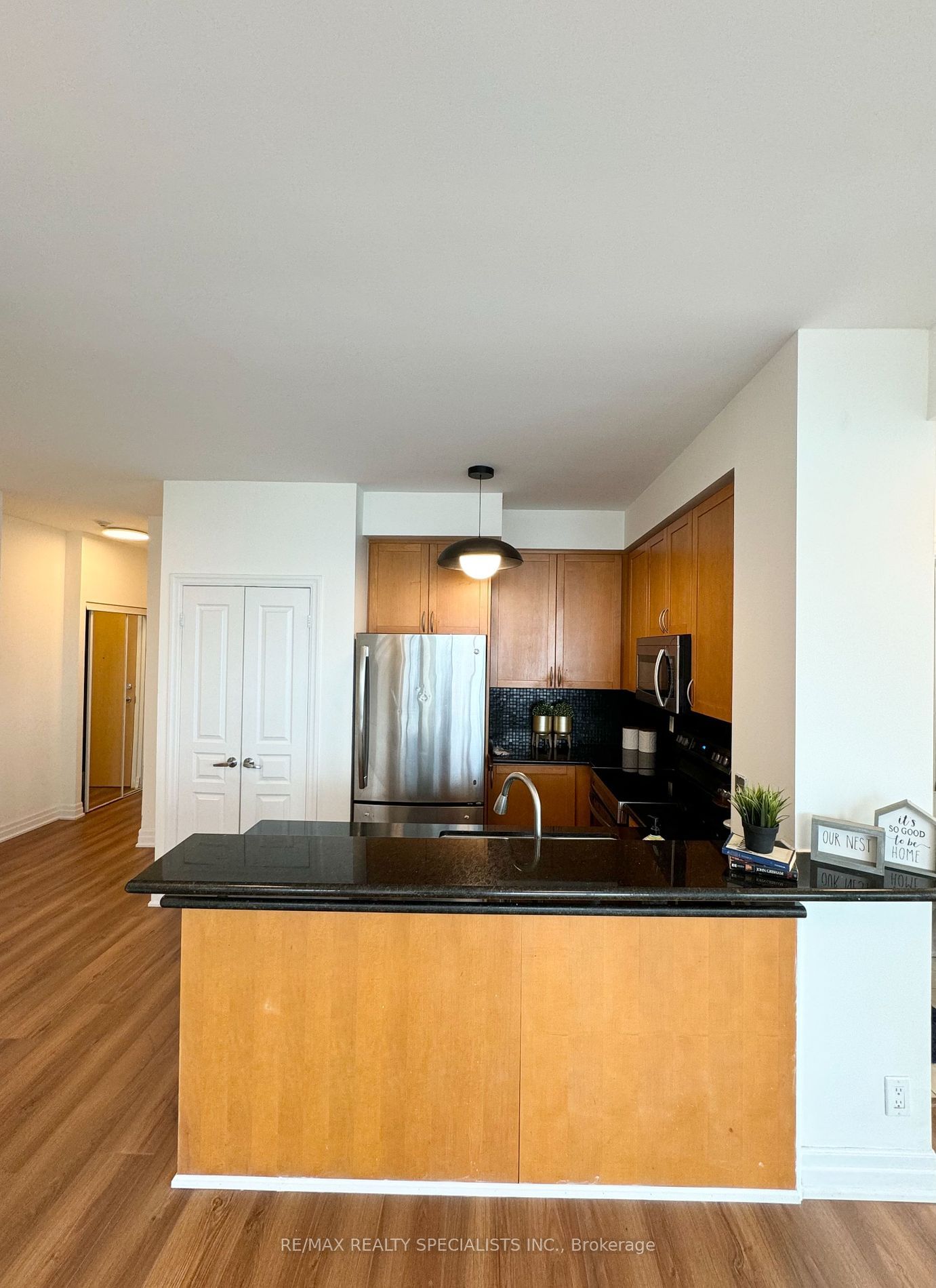 3939 Duke of York Blvd, unit 2502 for rent