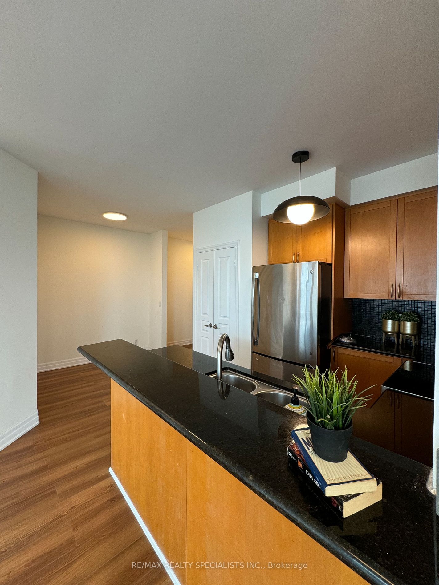 3939 Duke of York Blvd, unit 2502 for rent