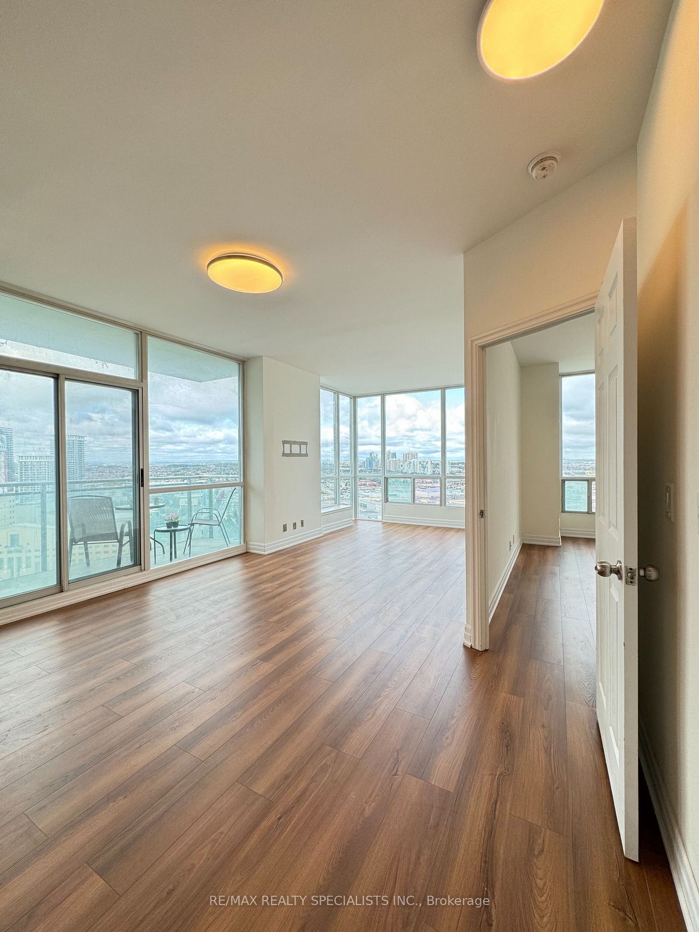 3939 Duke of York Blvd, unit 2502 for rent