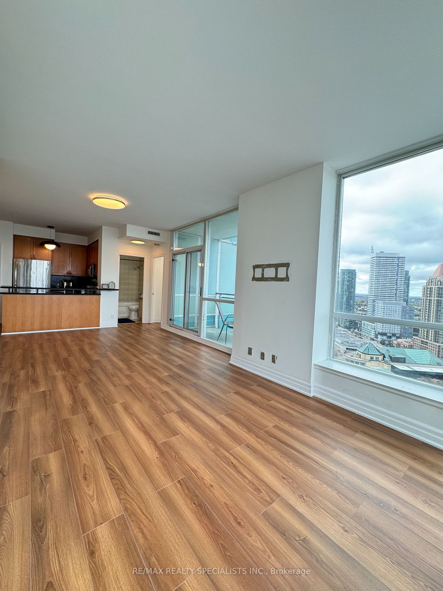 3939 Duke of York Blvd, unit 2502 for rent