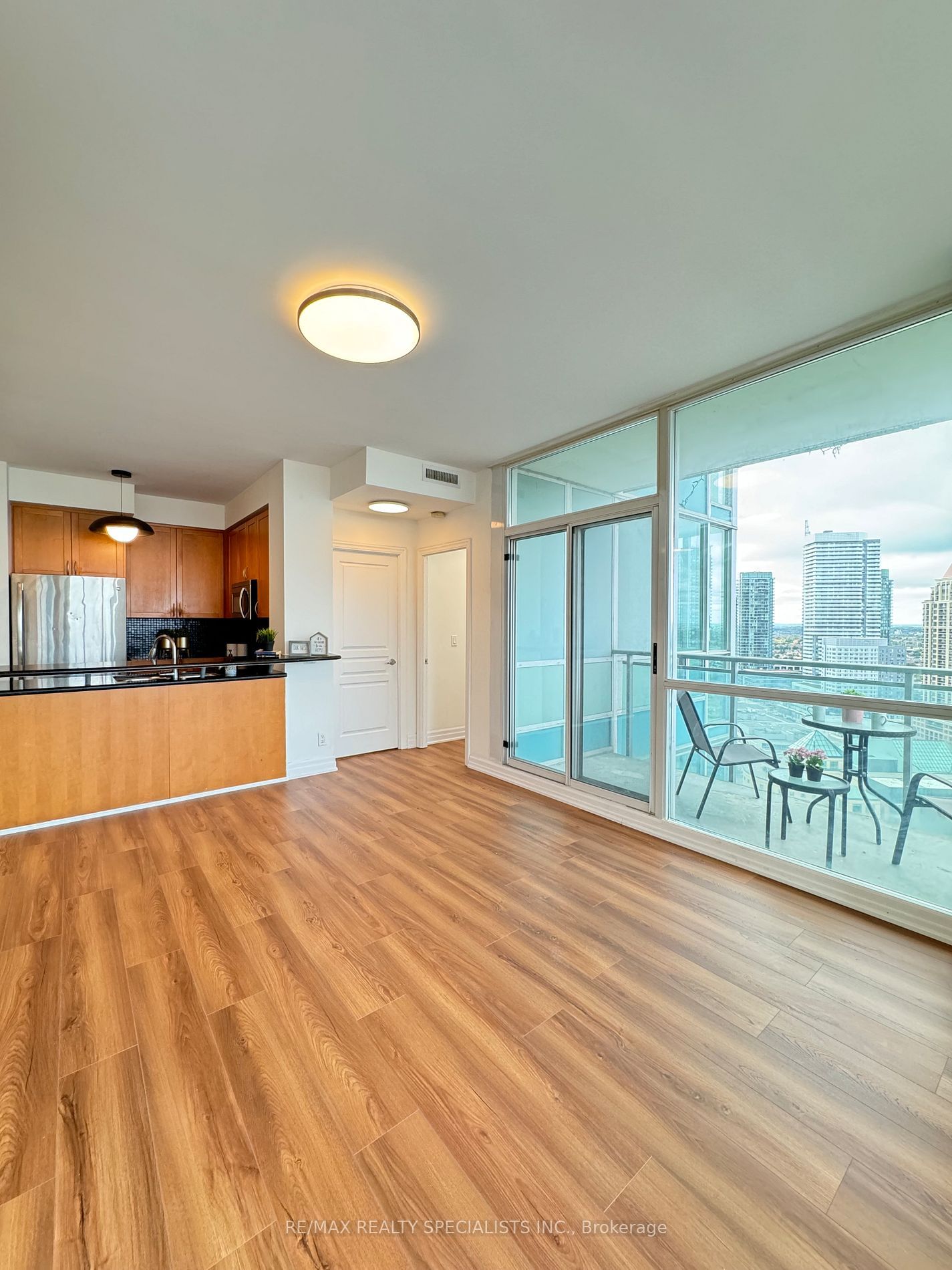 3939 Duke of York Blvd, unit 2502 for rent