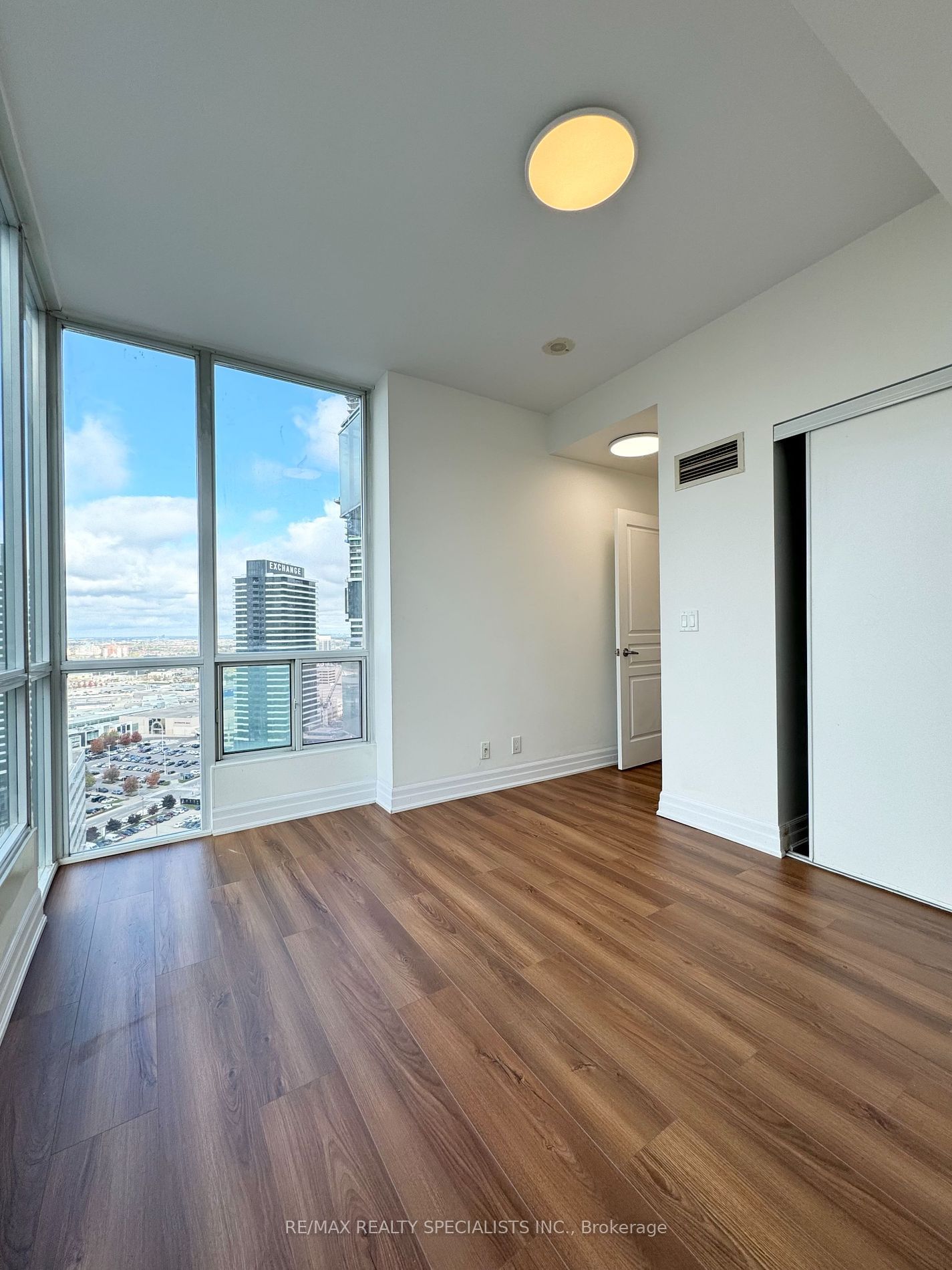 3939 Duke of York Blvd, unit 2502 for rent