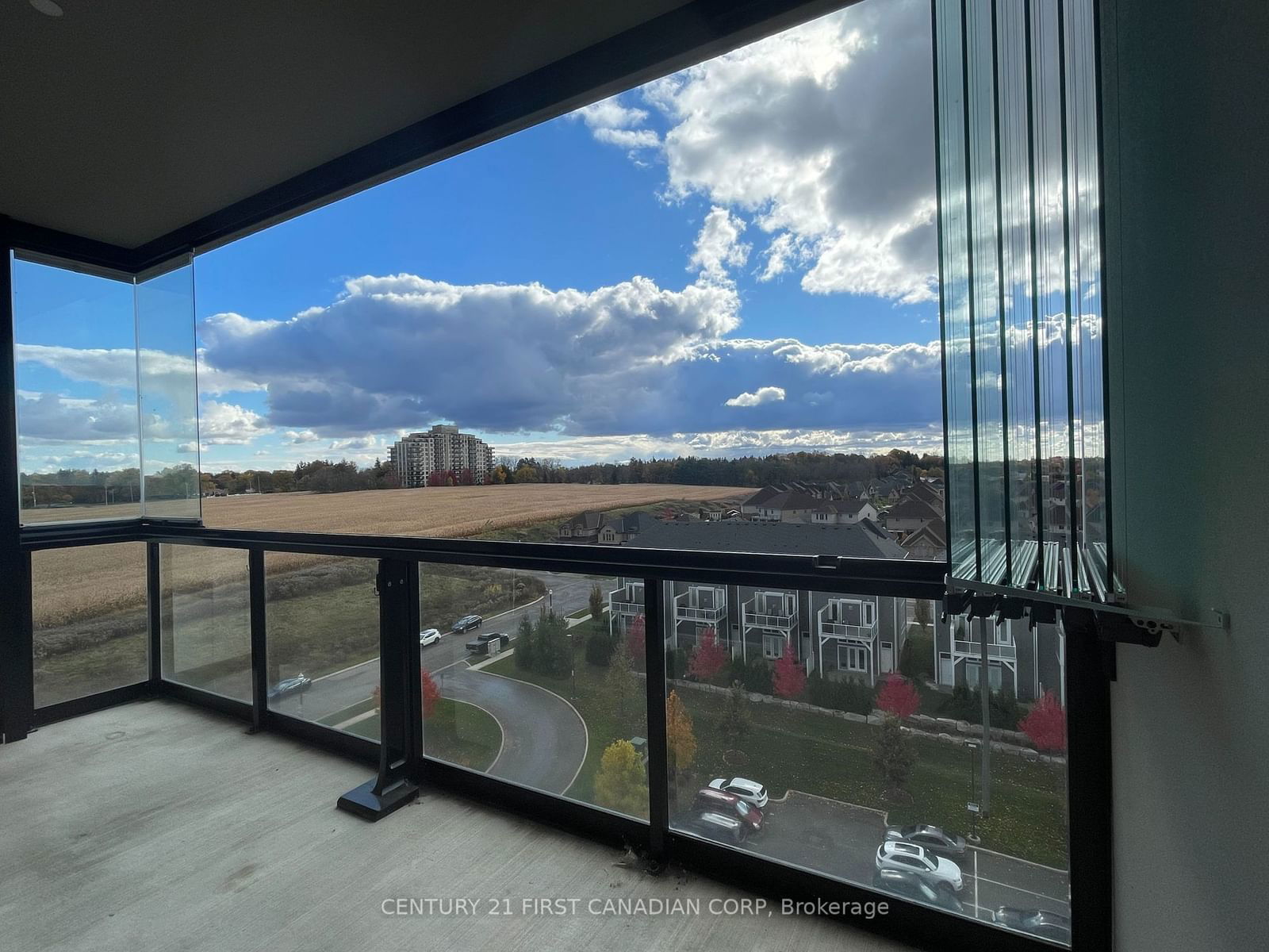 240 Villagewalk Blvd, unit 806 for rent