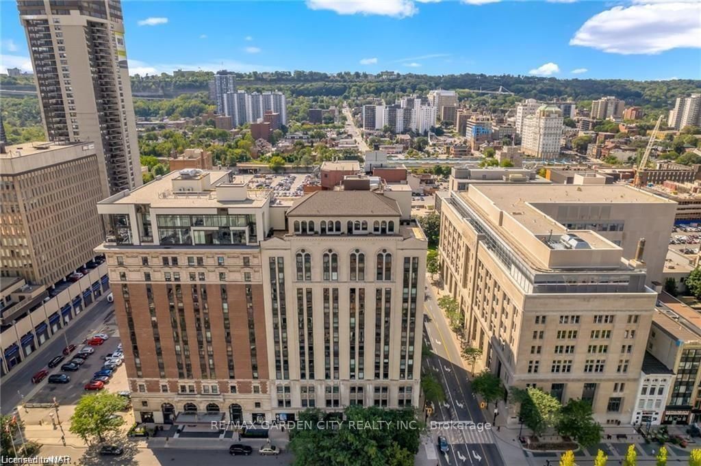 112 King St E, unit LPH10 for sale