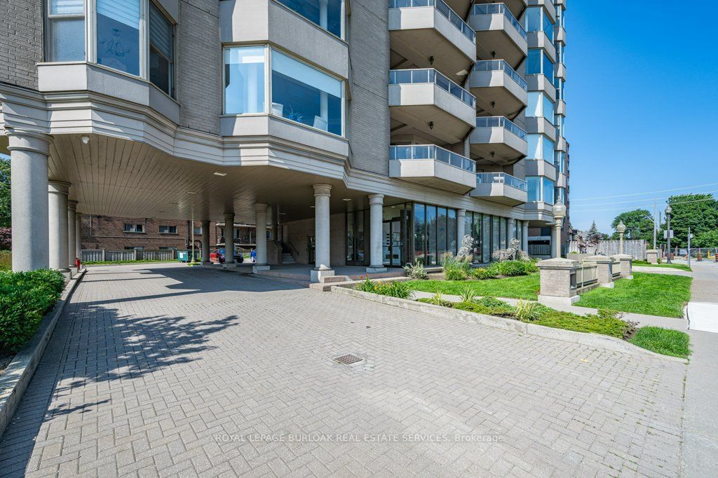 174 Mountain Park Ave, unit 2W for sale