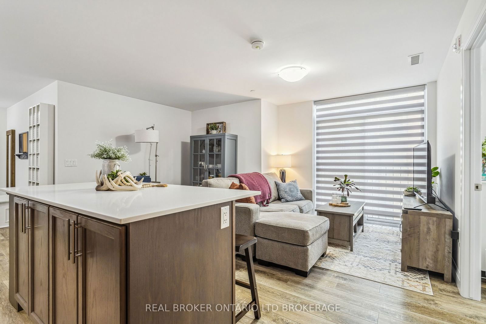 1 REDFERN Ave, unit 220 for sale