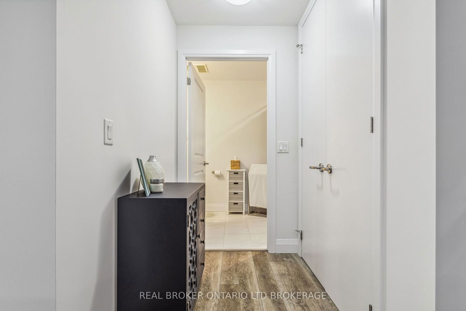 1 REDFERN Ave, unit 220 for sale