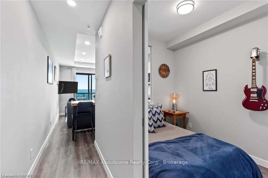 15 QUEEN St S, unit 2006 for sale