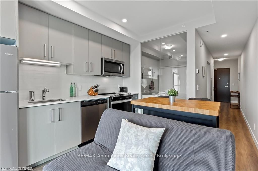 15 QUEEN St S, unit 2006 for sale