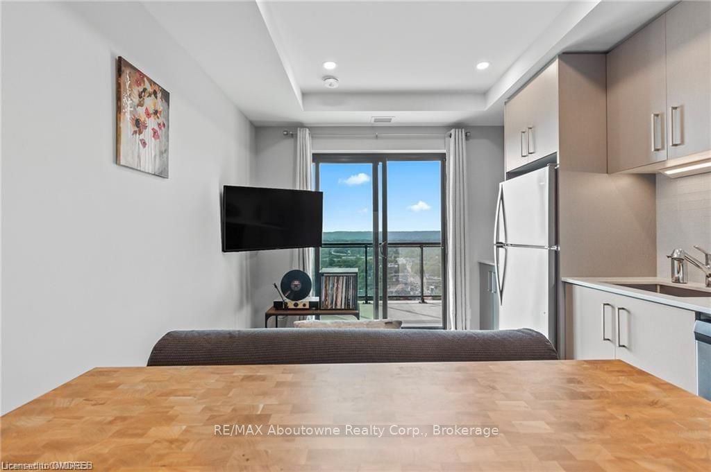 15 QUEEN St S, unit 2006 for sale