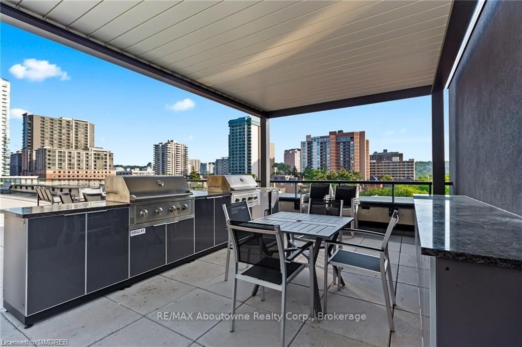 15 QUEEN St S, unit 2006 for sale