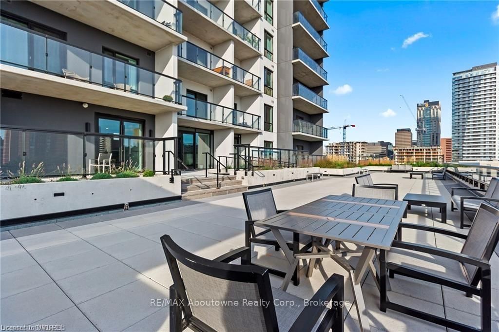 15 QUEEN St S, unit 2006 for sale