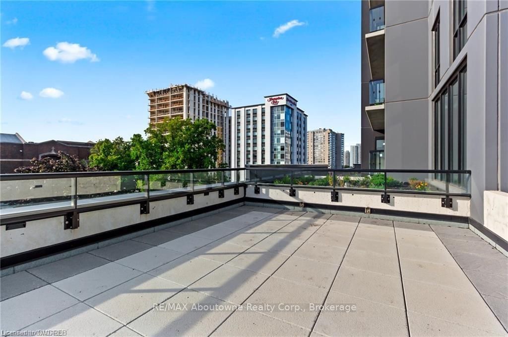 15 QUEEN St S, unit 2006 for sale