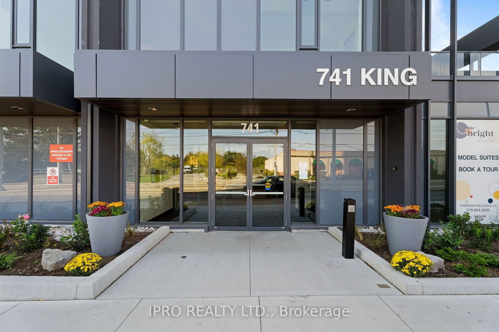 741 King St W, unit 409 for sale