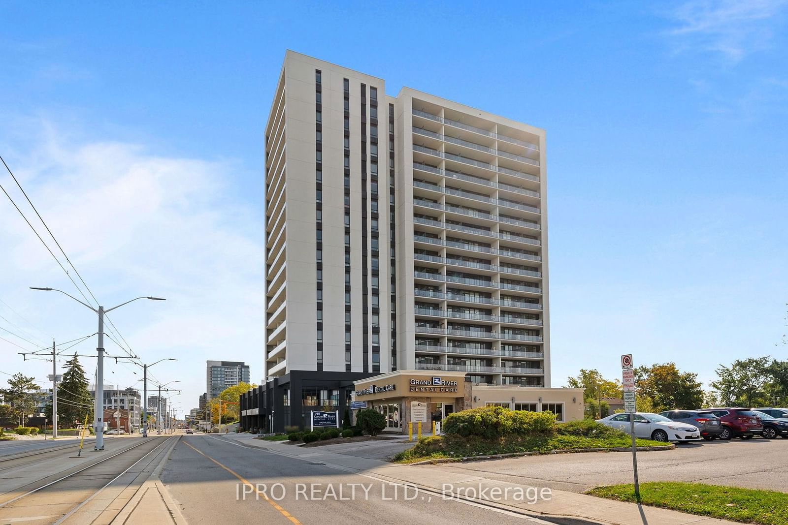 741 King St W, unit 409 for sale