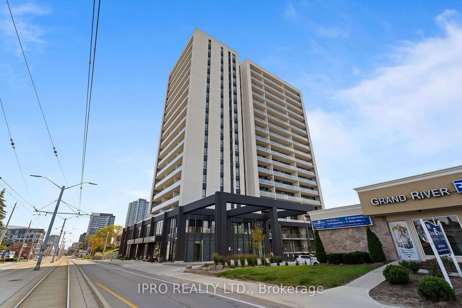 741 King St W, unit 409 for sale