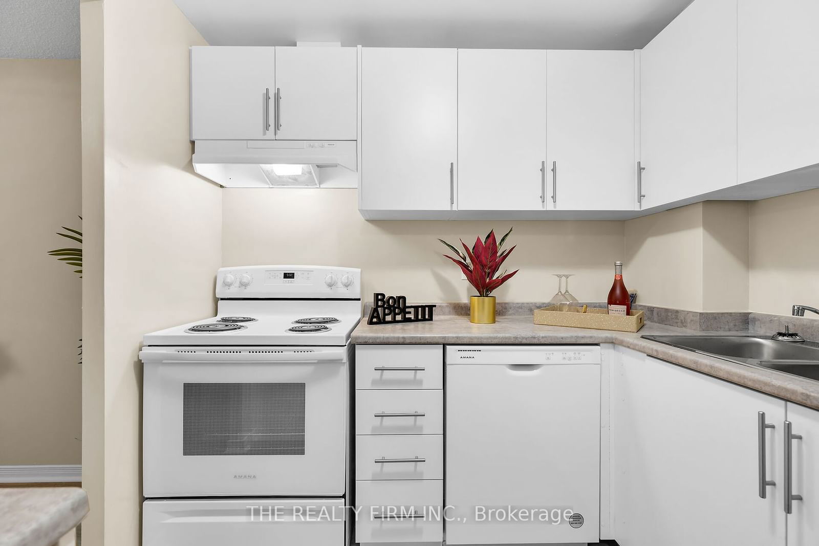 626 First St, unit 404 for sale