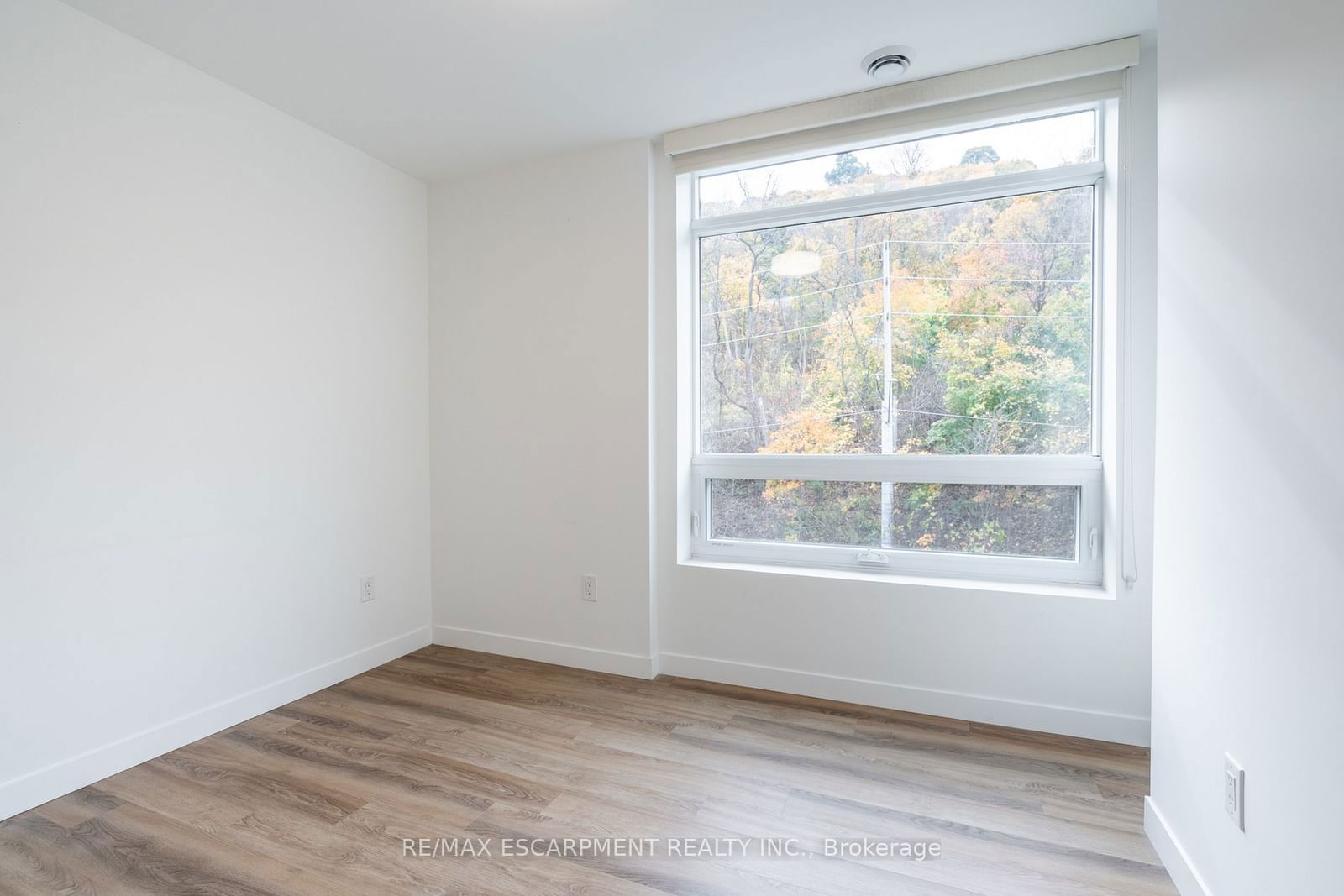 467 Charlton Ave E, unit 308 for sale