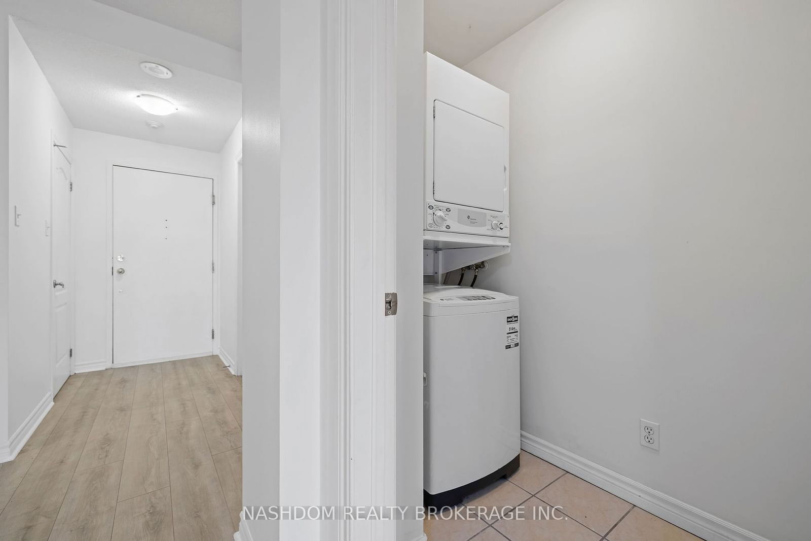 135 James St S, unit 803 for sale