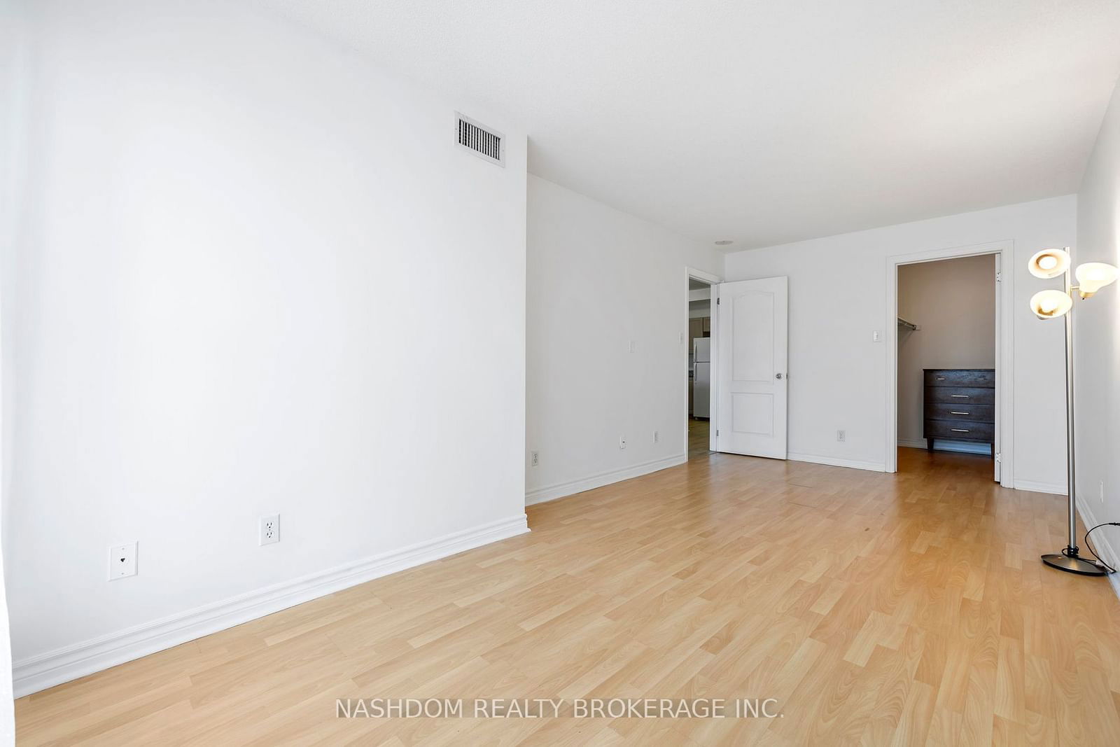 135 James St S, unit 803 for sale