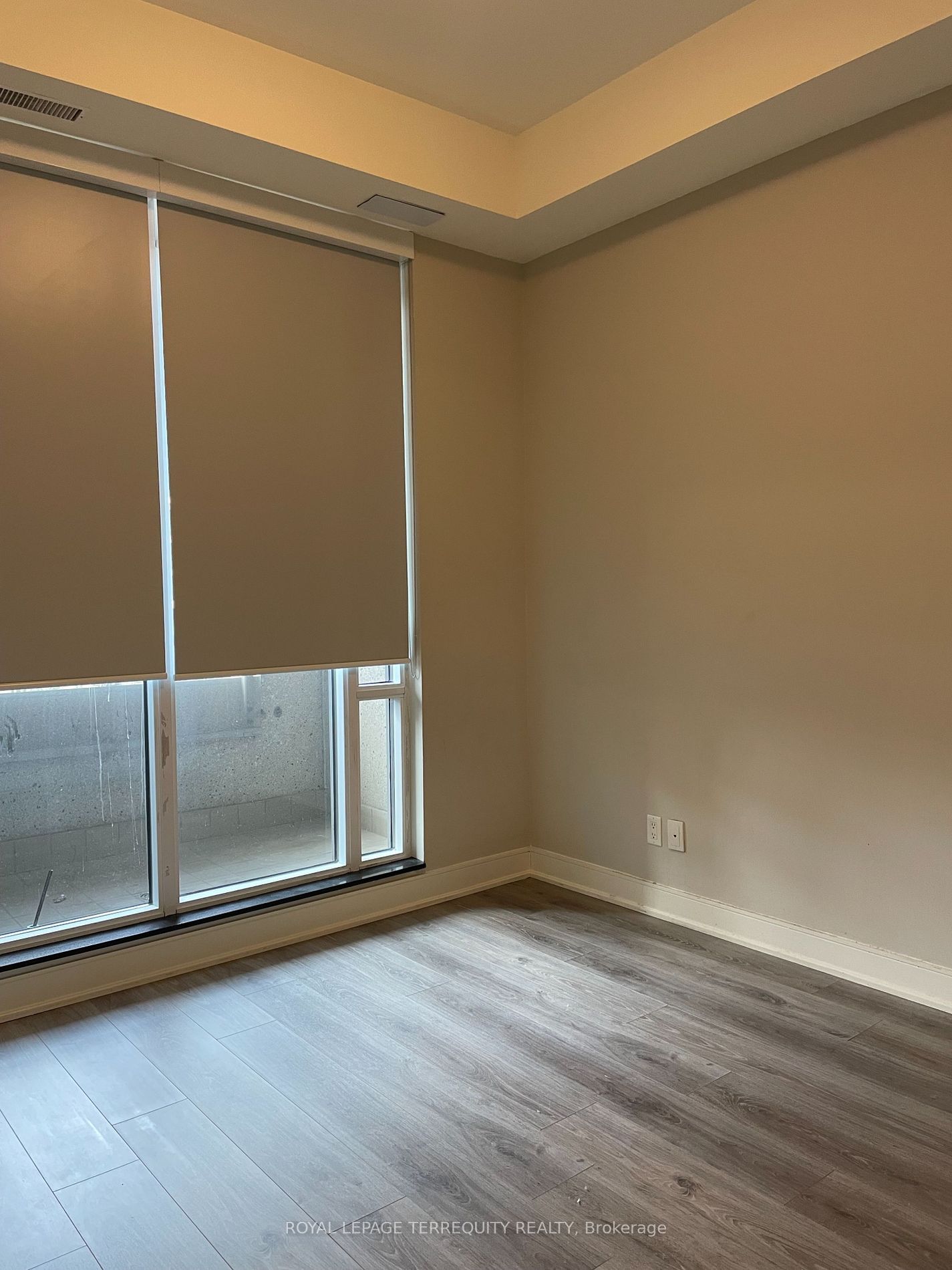 150 Main St W, unit 308 for rent