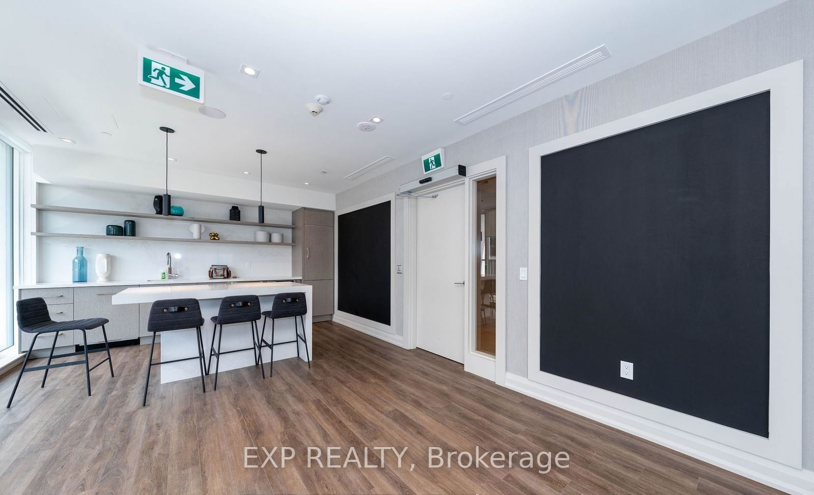 212 King William St, unit 519 for rent